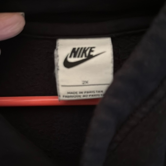 Funnel neck Nike Black Hoodie with Shimmering Logo - Picture 2 of 2